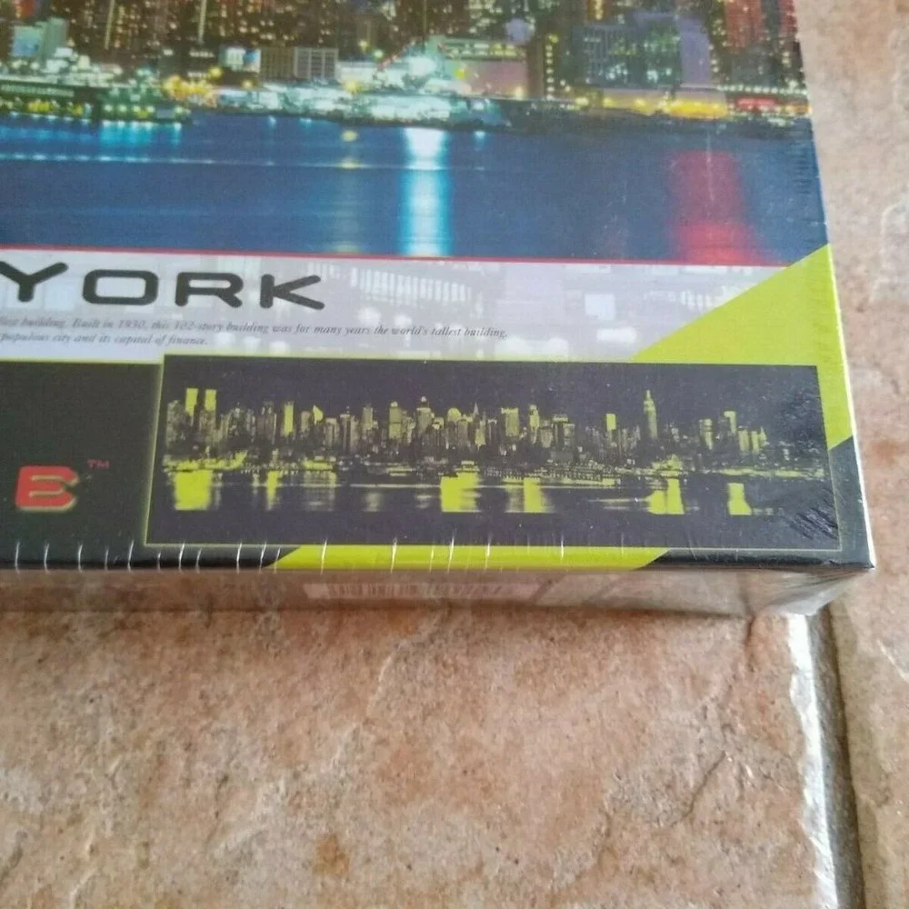 New York, New York Panoramic BUFFALO‎ Glow Puzzle